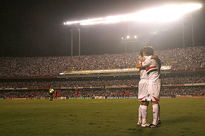 Arquibancada Tricolor on X: Já tentou jogar bilhar com uma corda? É mais  efetivo que o ataque são-paulino  / X