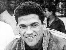 todos_os_brasileiros-garrincha.jpg